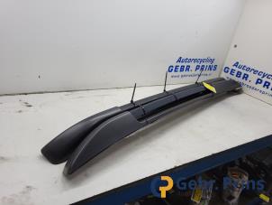 Gebruikte Dakrail set Dacia Duster (HS) 1.6 16V Prijs € 100,00 Margeregeling aangeboden door Autorec. Gebr. Prins b.v.