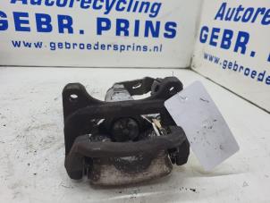 Gebruikte Remklauw (Tang) links-achter Opel Astra K 1.6 CDTI 110 16V Prijs € 75,00 Margeregeling aangeboden door Autorec. Gebr. Prins b.v.