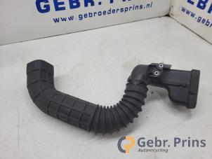 Gebruikte Luchtinlaat slang Suzuki Ignis (MF) 1.2 Dual Jet 16V Smart Hybrid Prijs € 50,00 Margeregeling aangeboden door Autorec. Gebr. Prins b.v.