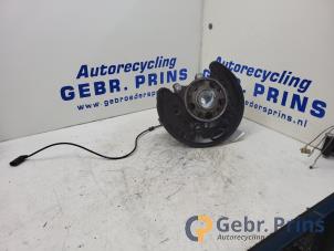 Gebruikte Fusee links-achter Mercedes C (W205) C-180 1.6 16V Prijs € 125,00 Margeregeling aangeboden door Autorec. Gebr. Prins b.v.