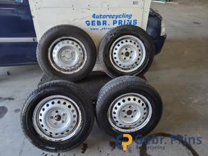 Begagnade Hjuluppsättning + däck Volkswagen Transporter T4 2.5 TDI Pris € 250,00 Marginaltabell erbjuds av Autorec. Gebr. Prins b.v.