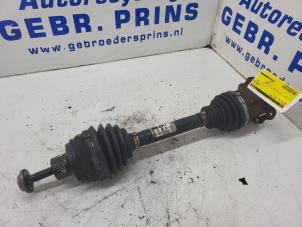 Begagnade Drivaxel, vänster fram Audi A4 Avant (B8) 1.8 TFSI 16V Pris € 40,00 Marginaltabell erbjuds av Autorec. Gebr. Prins b.v.