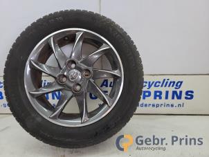 Begagnade Hjul + däck Toyota Yaris III (P13) 1.4 D-4D-F Pris € 100,00 Marginaltabell erbjuds av Autorec. Gebr. Prins b.v.
