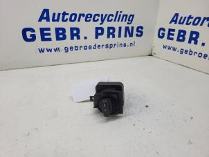 Begagnade Ljusbrytare Mercedes B (W245) 1.5 B-160 16V Pris € 20,00 Marginaltabell erbjuds av Autorec. Gebr. Prins b.v.