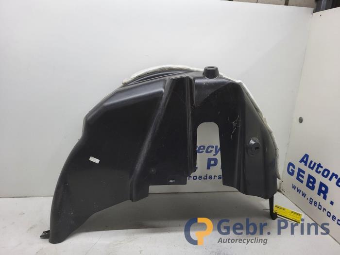 Isolering, hjulhus från en Opel Crossland (X) 1.2 Turbo 12V 2024