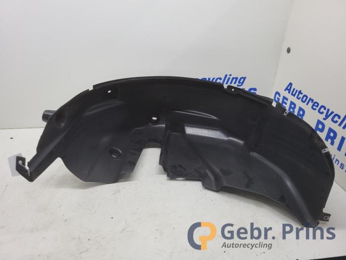 Isolering, hjulhus från en Opel Crossland (X) 1.2 Turbo 12V 2024