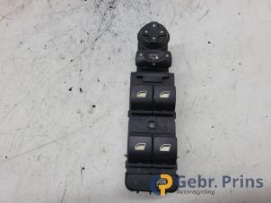 Gebruikte Raam schakelaar elektrisch Citroen C4 Berline (NC) 1.6 16V VTi Prijs € 30,00 Margeregeling aangeboden door Autorec. Gebr. Prins b.v.