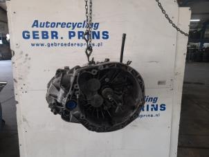 Gebruikte Versnellingsbak Opel Vivaro 1.9 DTI 16V Prijs € 544,50 Inclusief btw aangeboden door Autorec. Gebr. Prins b.v.