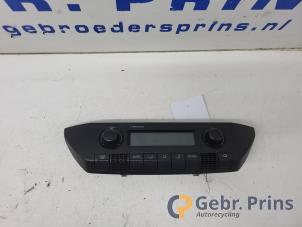 Gebruikte Kachel Bedieningspaneel Volkswagen Polo IV (9N1/2/3) 1.4 16V Prijs € 25,00 Margeregeling aangeboden door Autorec. Gebr. Prins b.v.