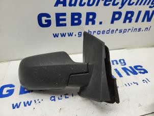 Begagnade Skärmspegel, höger Ford Fiesta 5 (JD/JH) 1.4 16V Pris € 20,00 Marginaltabell erbjuds av Autorec. Gebr. Prins b.v.