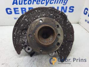 Gebruikte Fusee rechts-voor BMW 3 serie (E90) 320d 16V Corporate Lease Prijs € 40,00 Margeregeling aangeboden door Autorec. Gebr. Prins b.v.