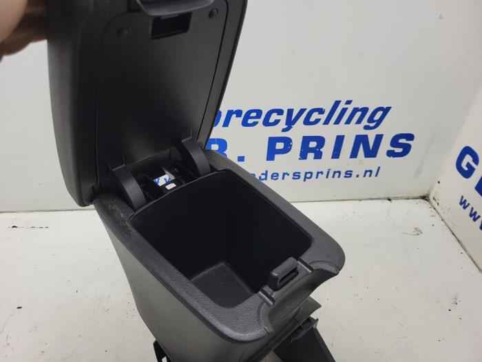 Armstöd från en Opel Astra K Sports Tourer 1.0 Turbo 12V 2017