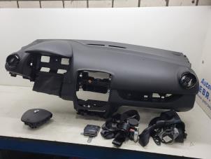 Gebruikte Airbag set + dashboard Renault Clio IV (5R) 0.9 Energy TCE 90 12V Prijs € 400,00 Margeregeling aangeboden door Autorec. Gebr. Prins b.v.