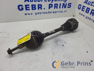 Używane Os napedowa lewy przód Skoda Octavia Combi (5EAC) 1.4 TSI 16V Cena € 75,00 Procedura marży oferowane przez Autorec. Gebr. Prins b.v.