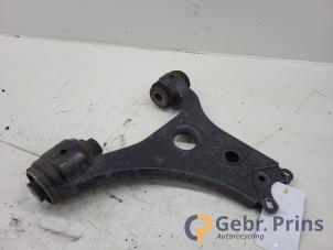 Używane Wahacz zawieszenia dolny prawy przód Mercedes B (W245) 1.5 B-160 16V Cena € 40,00 Procedura marży oferowane przez Autorec. Gebr. Prins b.v.