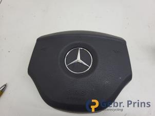 Używane Poduszka powietrzna lewa (kierownica) Mercedes B (W245) 1.5 B-160 16V Cena € 50,00 Procedura marży oferowane przez Autorec. Gebr. Prins b.v.