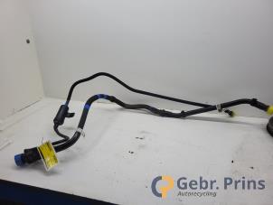 Używane Rurka do napelniania adblue zbiornik Mercedes Citan (415.6) 1.5 108 CDI Cena € 42,35 Z VAT oferowane przez Autorec. Gebr. Prins b.v.