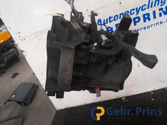 Versnellingsbak van een Seat Cordoba (6L2) 1.4 16V 2005