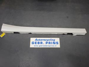 Begagnade Tröskel, höger BMW 1 serie (F20) 116i 1.6 16V Pris € 100,00 Marginaltabell erbjuds av Autorec. Gebr. Prins b.v.