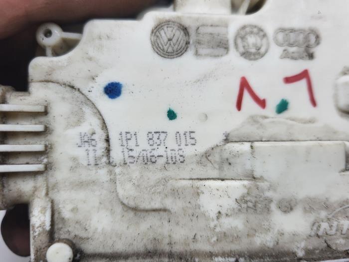 Dörrlåsmekanism, 4-dörrars, vänster fram från en Seat Leon (1P1) 2.0 TFSI 16V 2006