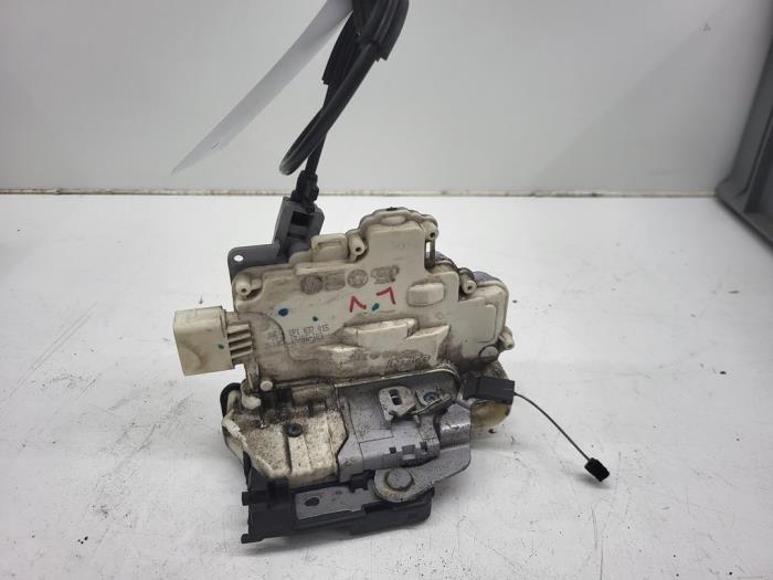 Dörrlåsmekanism, 4-dörrars, vänster fram från en Seat Leon (1P1) 2.0 TFSI 16V 2006