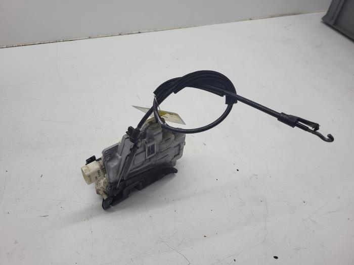 Dörrmekanism, 4-dörrars, höger bak från en Seat Leon (1P1) 2.0 TFSI 16V 2006