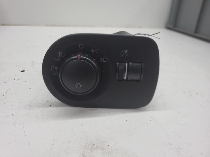 Ljusbrytare från en Seat Leon (1P1) 2.0 TFSI 16V 2006