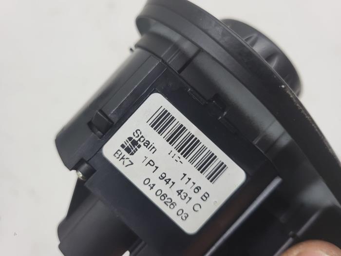 Ljusbrytare från en Seat Leon (1P1) 2.0 TFSI 16V 2006