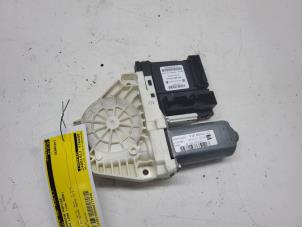 Begagnade Motor, dörrfönster Seat Leon (1P1) 2.0 TFSI 16V Pris € 20,00 Marginaltabell erbjuds av Autorec. Gebr. Prins b.v.