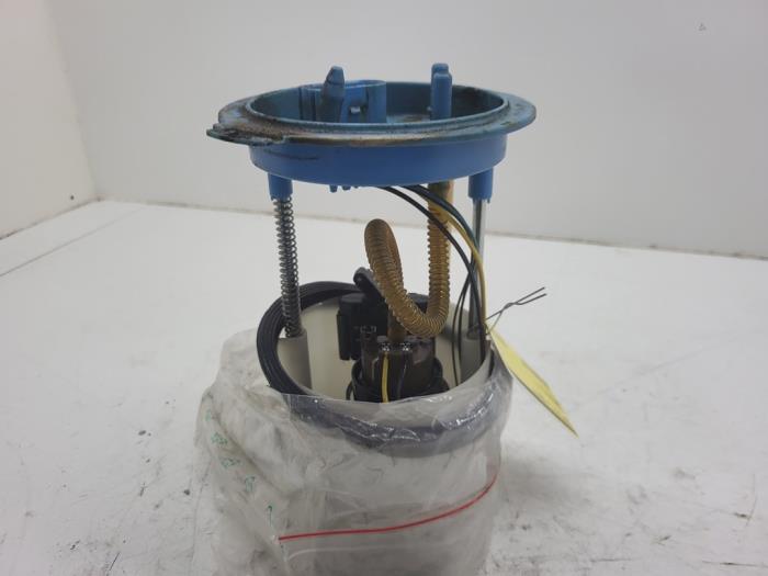 Elektrisk bränslepump från en Seat Leon (1P1) 2.0 TFSI 16V 2006