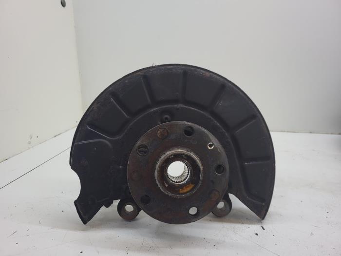 Spindel, höger fram från en Seat Leon (1P1) 2.0 TFSI 16V 2006