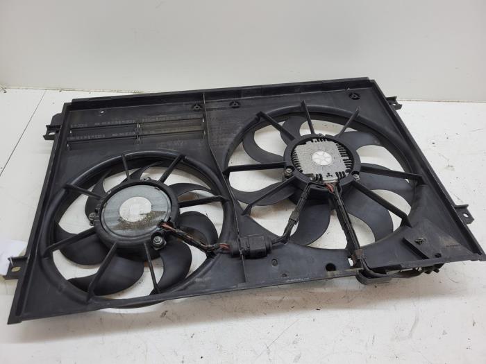 Kylfläkt från en Seat Leon (1P1) 2.0 TFSI 16V 2006