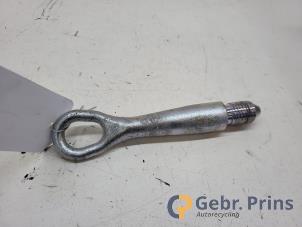 Gebruikte Sleepoog voor Mitsubishi Space Star (A0) 1.0 12V Prijs € 10,00 Margeregeling aangeboden door Autorec. Gebr. Prins b.v.