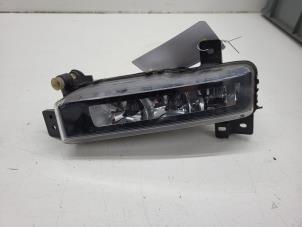 Begagnade Dimljus, höger fram BMW 2 serie Gran Tourer (F46) 220i 2.0 TwinPower Turbo 16V Pris € 100,00 Marginaltabell erbjuds av Autorec. Gebr. Prins b.v.