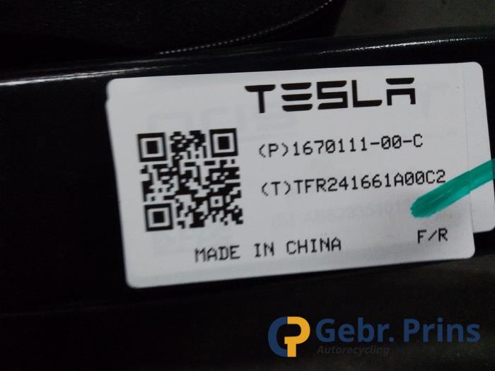 Dragkrok från en Tesla Model 3 RWD 60 kWh 2024