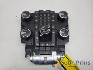 Gebruikte Multi Media Regelunit Volvo V40 (MV) 2.0 D4 16V Prijs € 50,00 Margeregeling aangeboden door Autorec. Gebr. Prins b.v.