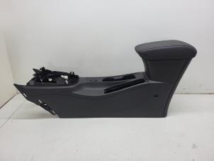 Begagnade Armstöd Opel Astra K 1.0 Turbo 12V Pris € 60,00 Marginaltabell erbjuds av Autorec. Gebr. Prins b.v.