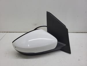 Begagnade Skärmspegel, höger Volkswagen Polo V (6R) 1.2 TDI 12V BlueMotion Pris € 40,00 Marginaltabell erbjuds av Autorec. Gebr. Prins b.v.