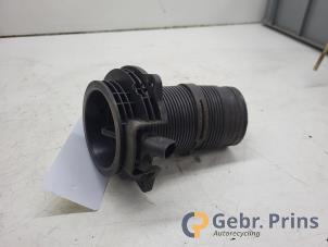 Używane Czujnik masy powietrza Volkswagen Passat (3C2) 2.0 FSI 16V Cena € 20,00 Procedura marży oferowane przez Autorec. Gebr. Prins b.v.