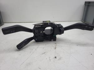 Begagnade Spak, rattstång Volkswagen Passat (3C2) 2.0 FSI 16V Pris € 30,00 Marginaltabell erbjuds av Autorec. Gebr. Prins b.v.