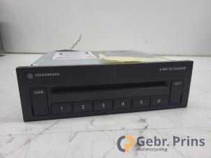 Używane Zmieniarka CD Volkswagen Passat (3C2) 2.0 FSI 16V Cena € 50,00 Procedura marży oferowane przez Autorec. Gebr. Prins b.v.