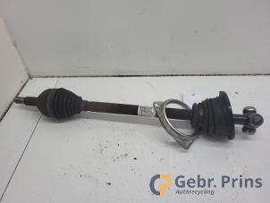 Używane Os napedowa lewy przód Renault Twingo II (CN) 1.2 16V Cena € 25,00 Procedura marży oferowane przez Autorec. Gebr. Prins b.v.