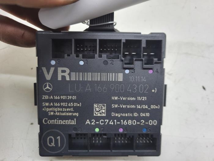 Centrallåsmodul från en Mercedes-Benz B (W246) 1.6 B-180 BlueEFFICIENCY Turbo 16V 2014