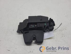Używane Mechanizm zamka tylnej klapy Peugeot 308 (L3/L8/LB/LH/LP) 1.6 BlueHDi 120 Cena € 20,00 Procedura marży oferowane przez Autorec. Gebr. Prins b.v.
