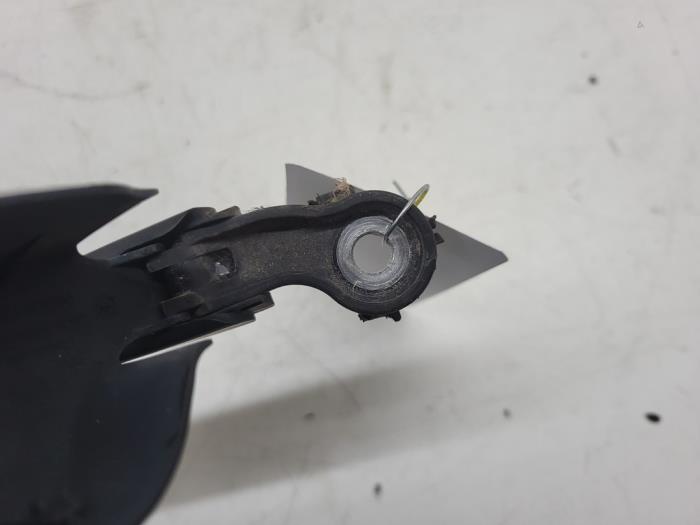 Bakre torkararm från en Volkswagen Polo VI (AW1) 1.0 TSI 12V 2017