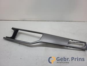 Gebruikte Dashboard sierlijst Volkswagen Polo VI (AW1) 1.0 TSI 12V Prijs € 50,00 Margeregeling aangeboden door Autorec. Gebr. Prins b.v.