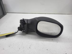 Begagnade Skärmspegel, höger Citroen C3 (FC/FL/FT) 1.4 Pris € 20,00 Marginaltabell erbjuds av Autorec. Gebr. Prins b.v.