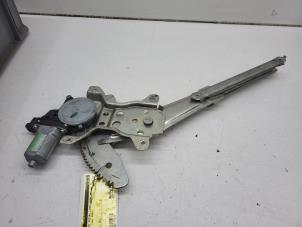 Gebruikte Ruitmechaniek 4Deurs links-voor Nissan Pixo (D31S) 1.0 12V Prijs € 20,00 Margeregeling aangeboden door Autorec. Gebr. Prins b.v.