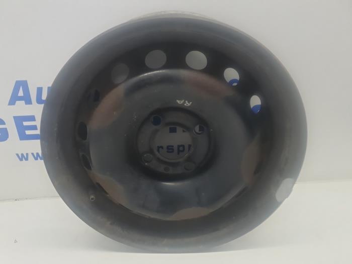 Hjul från en Renault Twingo II (CN) 1.2 16V 2011