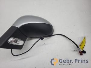 Begagnade Skärmspegel, vänster Peugeot 207/207+ (WA/WC/WM) 1.4 16V VTi Pris € 30,00 Marginaltabell erbjuds av Autorec. Gebr. Prins b.v.